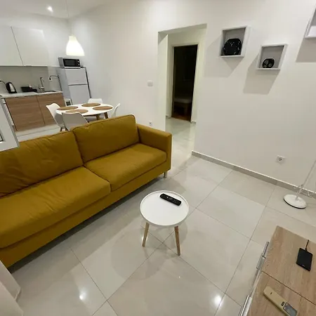 Bougainvillea Sea View Apartament *