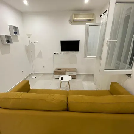 Bougainvillea Sea View