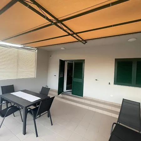 Bougainvillea Sea View Apartman *