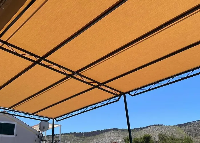 Lägenhet Bougainvillea Sea View *