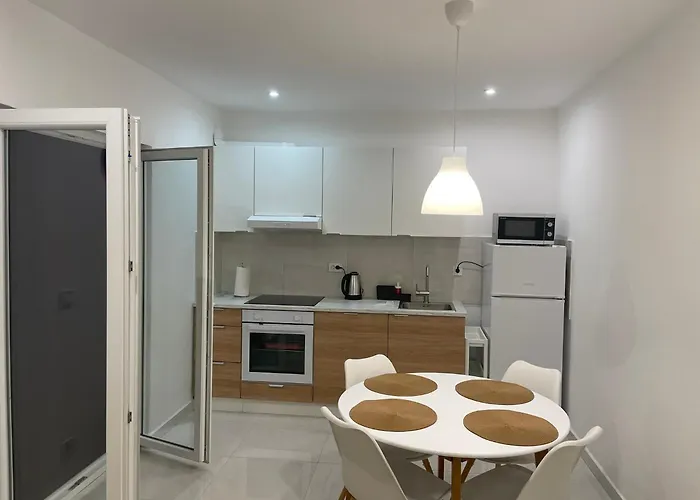 Lägenhet Bougainvillea Sea View *