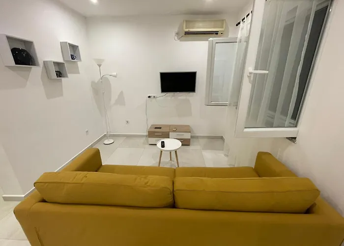 Bougainvillea Sea View